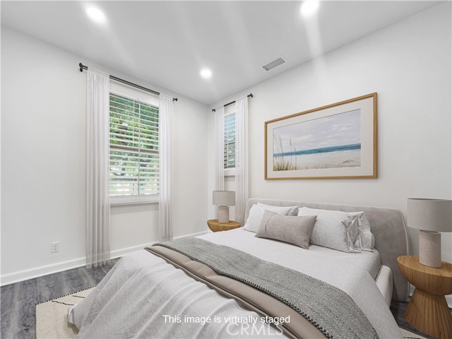 Detail Gallery Image 11 of 19 For 19402 Snowdon Ln, Huntington Beach,  CA 92646 - 4 Beds | 3 Baths