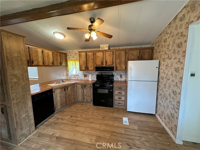 Detail Gallery Image 5 of 21 For 12880 4th, Clearlake Oaks,  CA 95423 - 2 Beds | 2 Baths