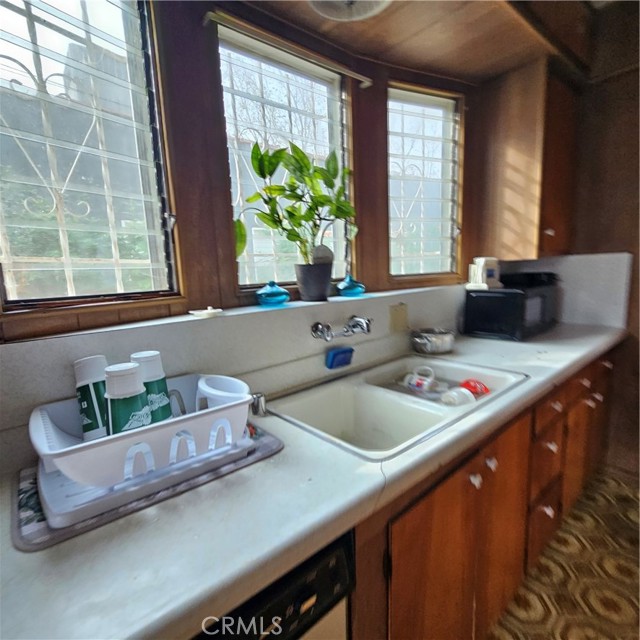 Detail Gallery Image 19 of 25 For 3712 Wellington Rd, Los Angeles,  CA 90016 - 4 Beds | 3 Baths