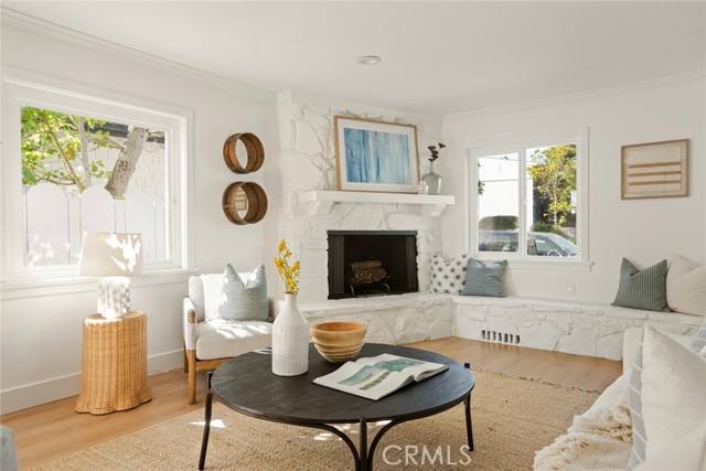 1585 Miramar Drive, Newport Beach CA: https://media.crmls.org/medias/cbcbed5e-c913-4d67-9685-572ab3d84d56.jpg