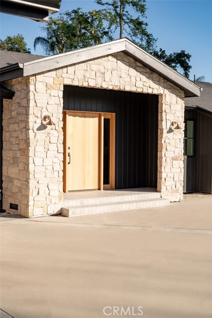 Detail Gallery Image 5 of 46 For 8960 Oak Park Ave, Northridge,  CA 91325 - 4 Beds | 3/1 Baths