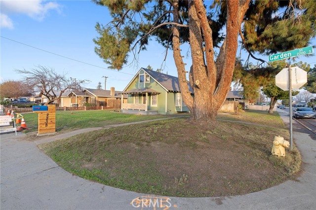 Detail Gallery Image 3 of 56 For 2238 S Garden St, Visalia,  CA 93277 - 3 Beds | 1 Baths