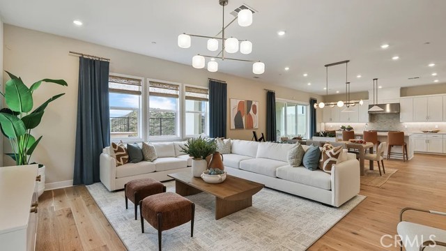 Detail Gallery Image 9 of 41 For 24408 Camino Oceano, Valencia,  CA 91354 - 4 Beds | 4 Baths