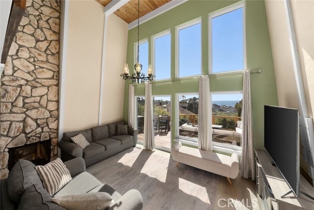 Detail Gallery Image 5 of 64 For 560 Canterbury, Cambria,  CA 93428 - 3 Beds | 2 Baths