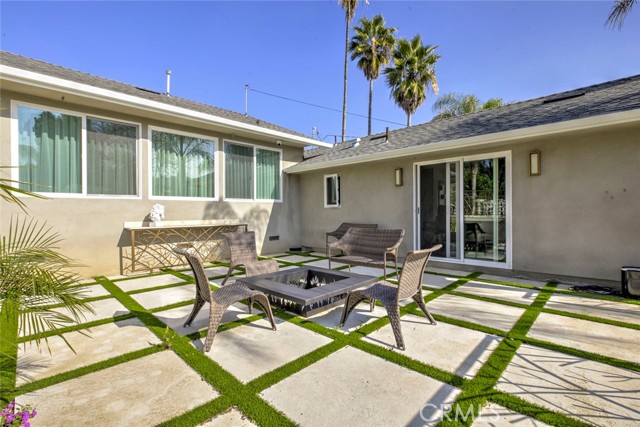 Detail Gallery Image 15 of 75 For 10555 Art St, Shadow Hills,  CA 91040 - 2 Beds | 3 Baths