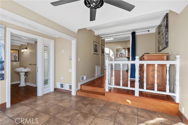 Detail Gallery Image 15 of 44 For 505 29th, Newport Beach,  CA 92663 - 4 Beds | 4 Baths