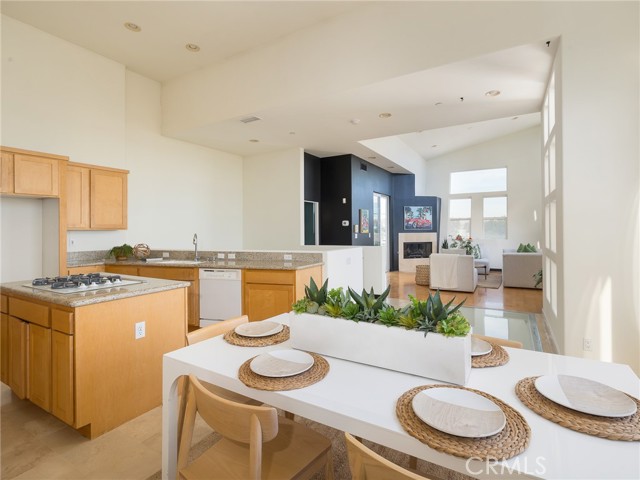 502 Rosecrans Avenue, Manhattan Beach, California 90266, 2 Bedrooms Bedrooms, ,2 BathroomsBathrooms,Residential,Sold,Rosecrans,SB23227735
