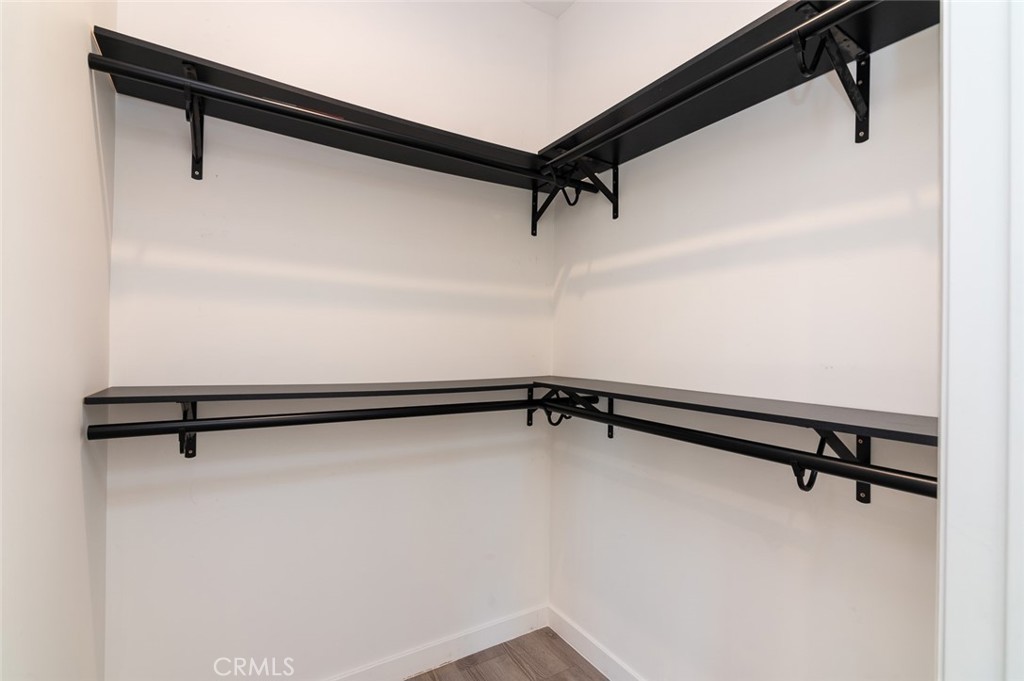 https://media.crmls.org/medias/cbce227c-ee94-45d8-b4a7-309f44739ee2.jpg?preset=X-Large