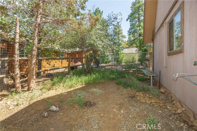 809 San Bernardino Avenue, Sugarloaf CA: https://media.crmls.org/medias/cbce75d6-c2b3-4ce6-9733-198143c5d4eb.jpg