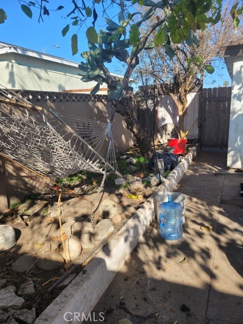 Detail Gallery Image 4 of 5 For 561 Upland, San Pedro,  CA 90731 - 3 Beds | 1 Baths