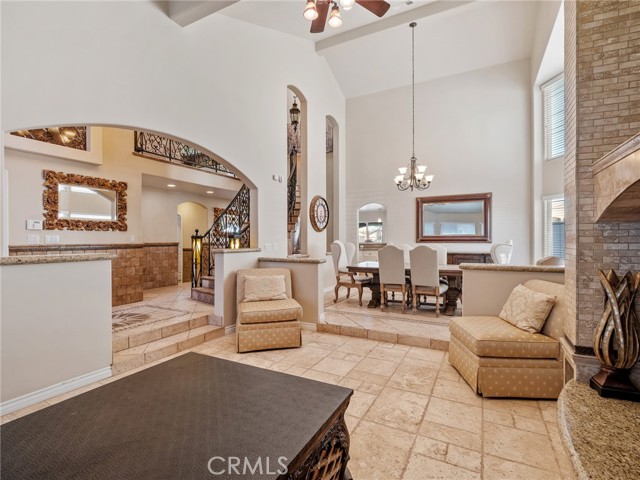 18160 Harbor Drive, Victorville CA: https://media.crmls.org/medias/cbcfa0d1-e5fa-4674-b2d3-01b5259cad9c.jpg