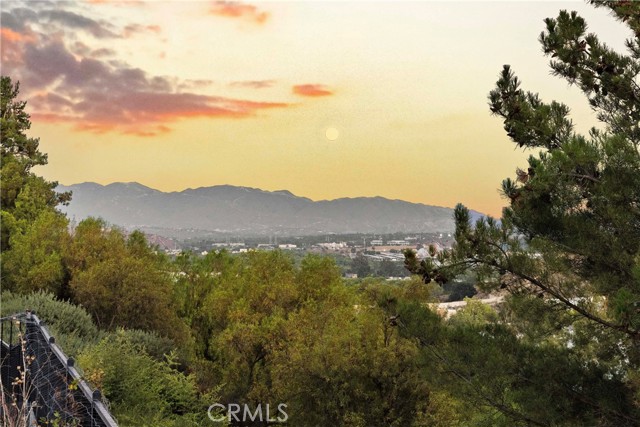 28238 Alton Way, Castaic CA: https://media.crmls.org/medias/cbcffb0b-1d44-40cc-b273-ab726f4281b9.jpg