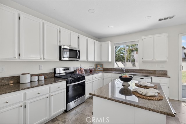 Detail Gallery Image 19 of 64 For 5996 Celeste, Hemet,  CA 92545 - 5 Beds | 3 Baths