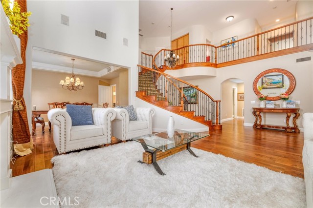 Detail Gallery Image 7 of 69 For 15257 Saddleback, Canyon Country,  CA 91387 - 6 Beds | 4/1 Baths