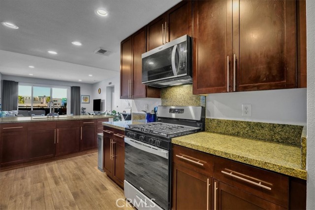 Image 22 of 75 For 300 4th Street 214