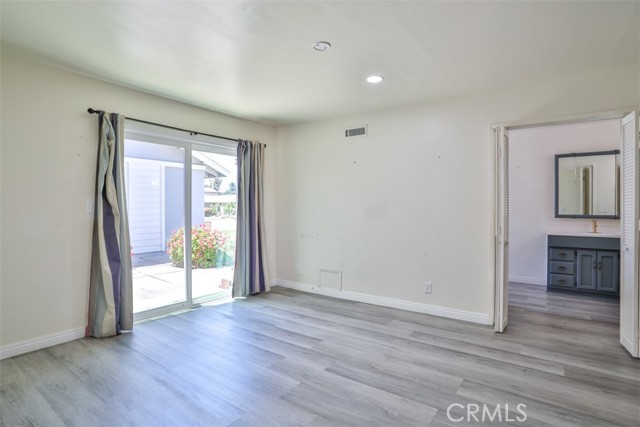 11112 Camellia Avenue, Fountain Valley CA: https://media.crmls.org/medias/cbd18c57-6c30-4f62-a373-e72199125b59.jpg