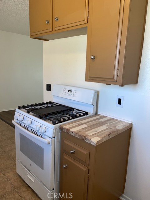 Detail Gallery Image 9 of 20 For 16088 Chestnut St, Hesperia,  CA 92345 - 2 Beds | 1 Baths