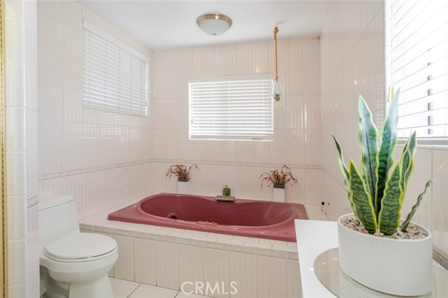 Image 23 of 38 For 4040 Lynd Avenue