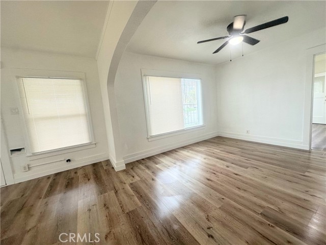 2217 10th Avenue, Los Angeles CA: https://media.crmls.org/medias/cbd24f56-e67c-482a-b18e-b3ab4b74c8db.jpg