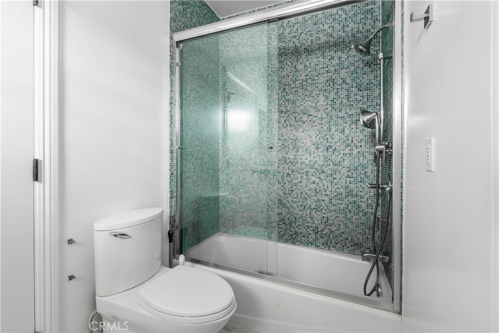 https://media.crmls.org/medias/cbd30b5a-69d6-4cec-bd14-59f56f3720aa.jpg?preset=X-Large
