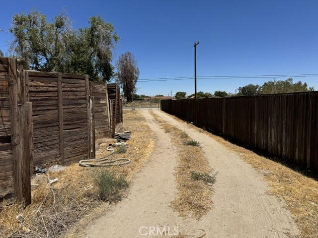 11132 E Avenue R6, Sun Village, CA 93543 photo 29