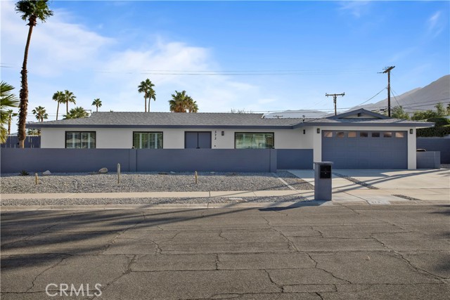 Detail Gallery Image 1 of 41 For 373 E Simms Rd, Palm Springs,  CA 92262 - 3 Beds | 2 Baths