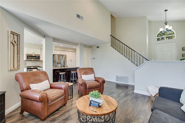 Detail Gallery Image 9 of 38 For 1247 Deer Creek Rd, San Dimas,  CA 91773 - 3 Beds | 2/1 Baths