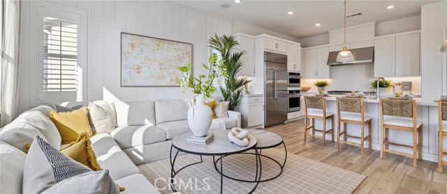 Detail Gallery Image 4 of 18 For 110 Seep, Irvine,  CA 92618 - 4 Beds | 3/2 Baths