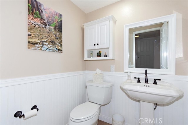 Detail Gallery Image 18 of 48 For 1590 Country Club Dr, Riverside,  CA 92506 - 4 Beds | 2/1 Baths