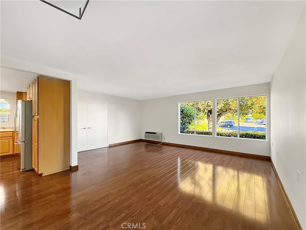 MLS #OC25274695 image #8