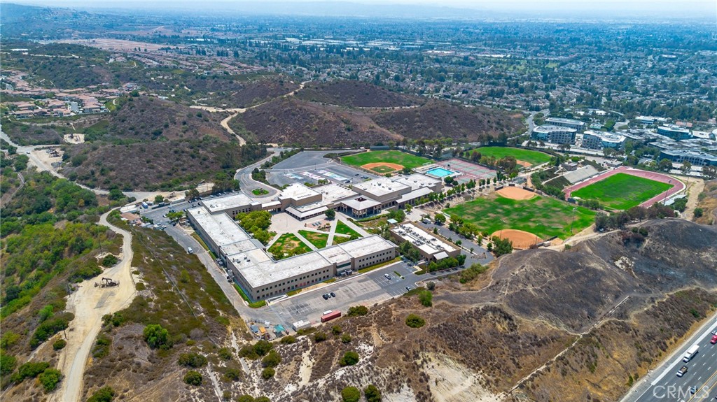 MLS #OC25183394 img 44