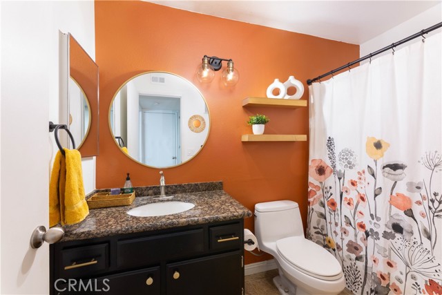 Detail Gallery Image 12 of 19 For 3845 Farquhar Ave #215,  Los Alamitos,  CA 90720 - 2 Beds | 2 Baths
