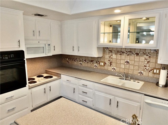 Detail Gallery Image 19 of 53 For 1560 Homewood Rd #114-L,  Seal Beach,  CA 90740 - 2 Beds | 2 Baths