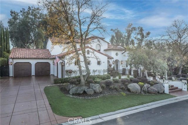 Detail Gallery Image 2 of 75 For 1387 E Carlyle Way, Fresno,  CA 93730 - 4 Beds | 4/1 Baths