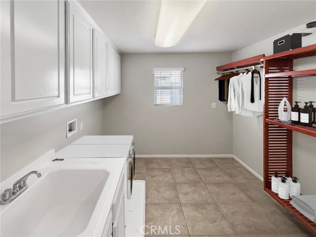 Detail Gallery Image 8 of 12 For 23661 William Pl, Murrieta,  CA 92562 - 5 Beds | 4/1 Baths