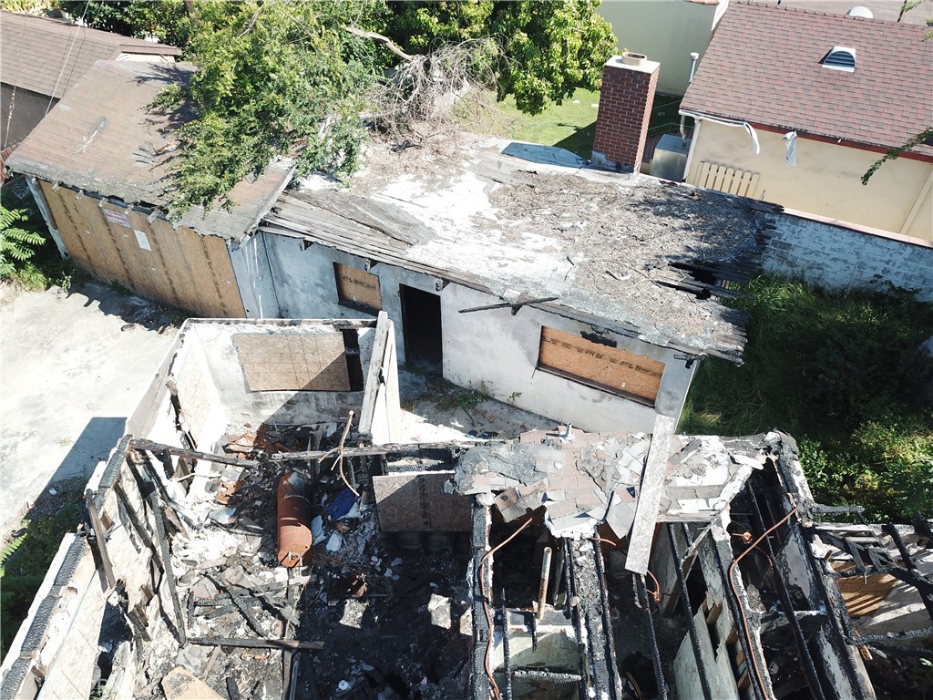 https://media.crmls.org/medias/cbda1758-9eb3-46f3-972b-ccc4ab8027c4.jpg?preset=X-Large