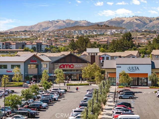 20342 Via Cellini, Porter Ranch CA: https://media.crmls.org/medias/cbdaf7d3-f60c-4b4f-8a8e-8554299f988d.jpg