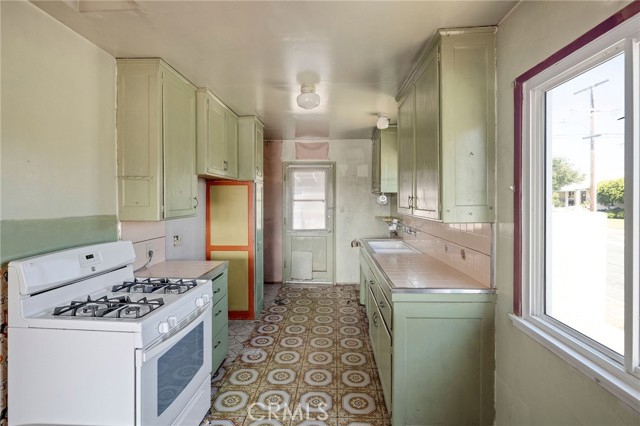 19432 Anza Avenue, Torrance CA: https://media.crmls.org/medias/cbdb0ce1-75d1-44de-a372-fcf5684b784a.jpg