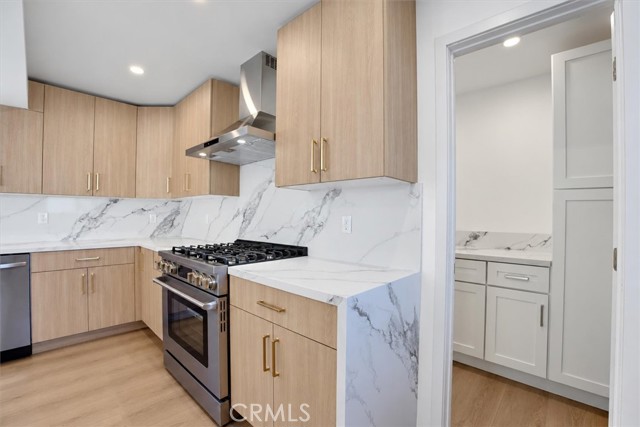 11158 Orion Ave photo 17