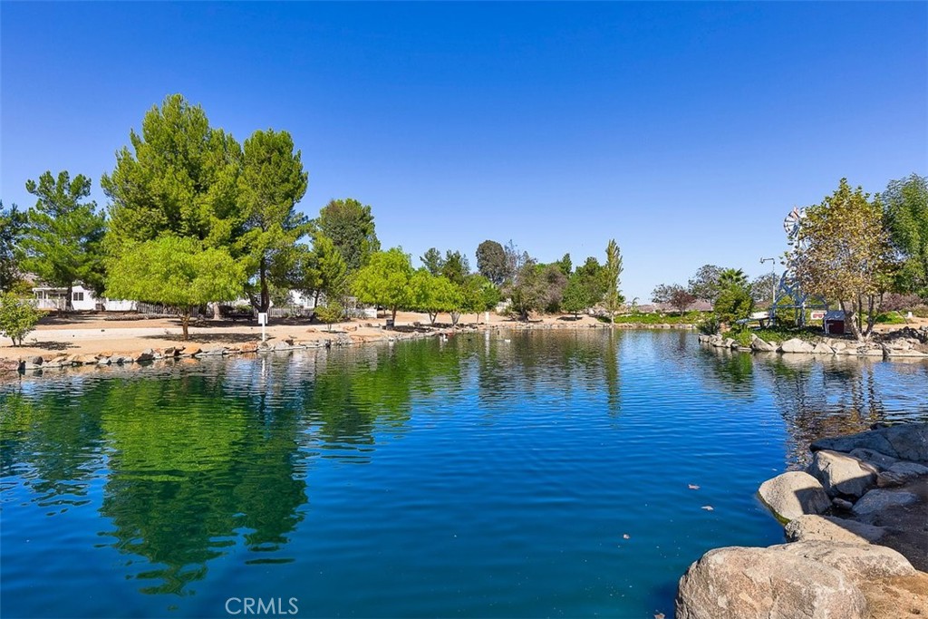 https://media.crmls.org/medias/cbdc6566-3276-45be-a7dc-2541969150bf.jpg?preset=X-Large
