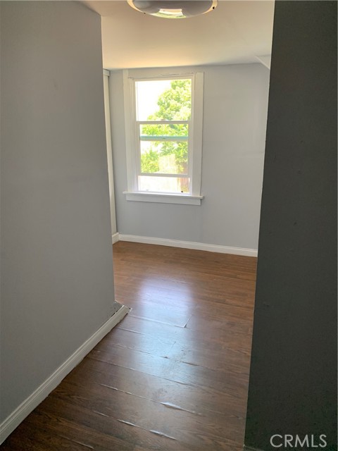 Detail Gallery Image 4 of 12 For 3740 S Harvard Bld a,  Los Angeles,  CA 90018 - 4 Beds | 2 Baths
