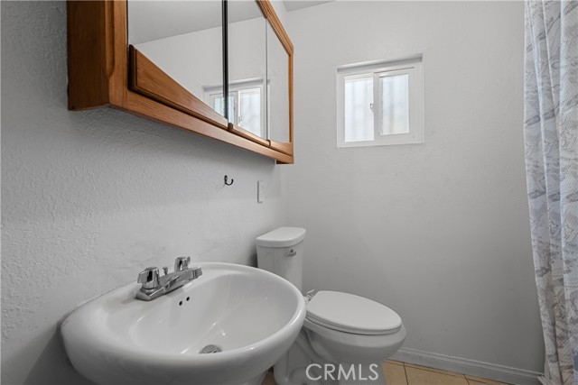 178 E 49th Street, Los Angeles CA: https://media.crmls.org/medias/cbdd5af6-6b4e-4c3c-9583-b888a2590b2c.jpg