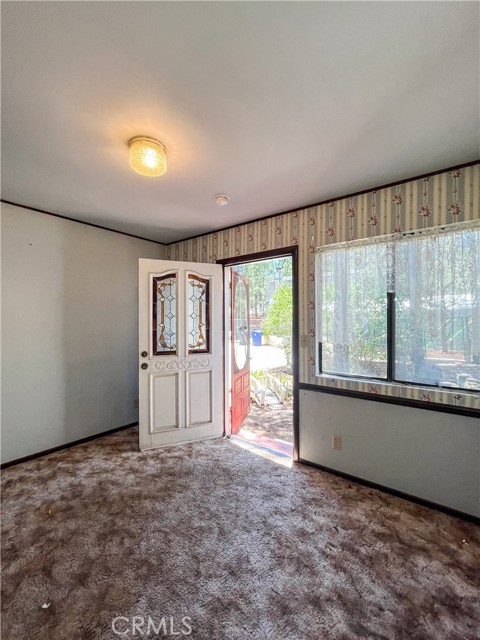 1125 Hemlock Lane, Big Bear City CA: https://media.crmls.org/medias/cbddf3c7-2a07-4992-af52-2370e4fe8c0d.jpg