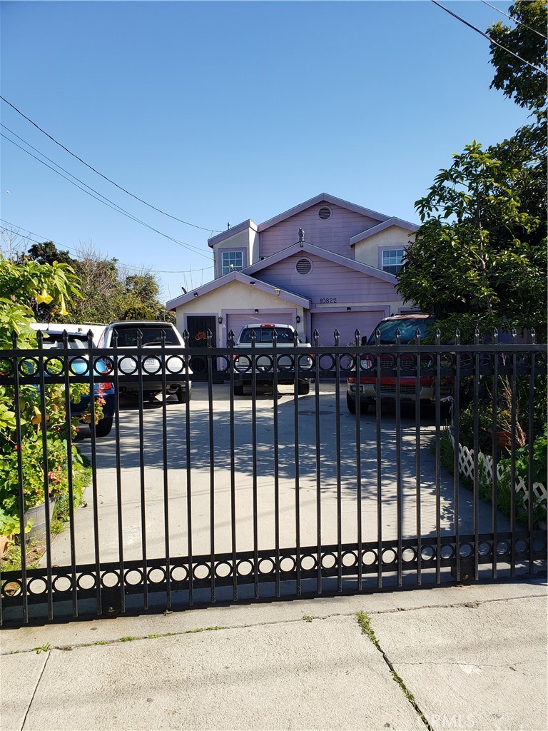10822 Willowbrook Avenue, Los Angeles, CA 90059