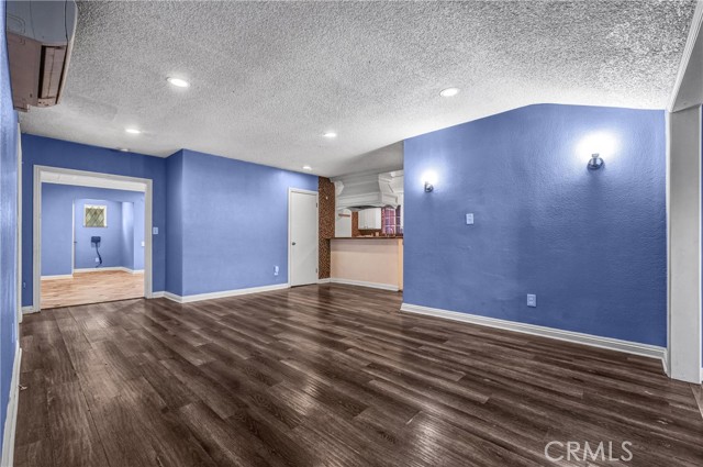 Detail Gallery Image 16 of 28 For 6418 Makee Ave, Los Angeles,  CA 90001 - 4 Beds | 2 Baths