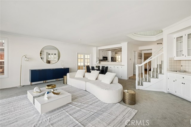 Detail Gallery Image 5 of 22 For 1214 E Balboa Bld, Newport Beach,  CA 92661 - 4 Beds | 3/1 Baths