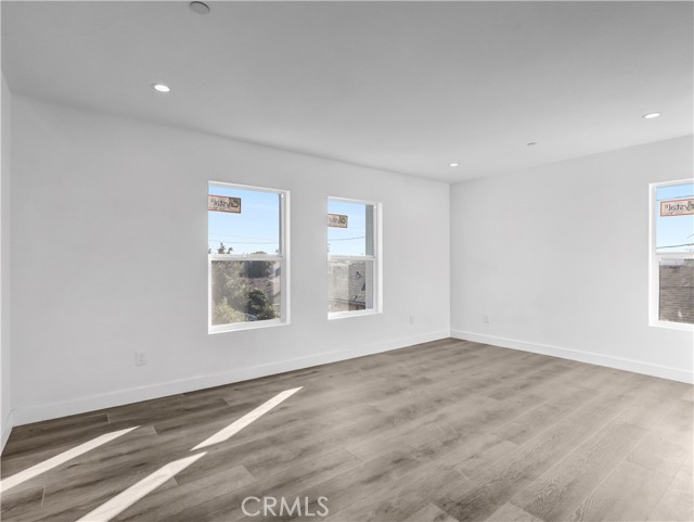 Detail Gallery Image 21 of 27 For 1231 1/2 S Rowan Ave #1/2,  Los Angeles,  CA 90023 - 4 Beds | 4 Baths