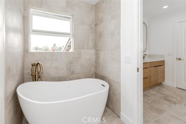 17101 Dearborn Street, Northridge CA: https://media.crmls.org/medias/cbe08eb6-9bfb-4709-a865-70bd9f6ab051.jpg