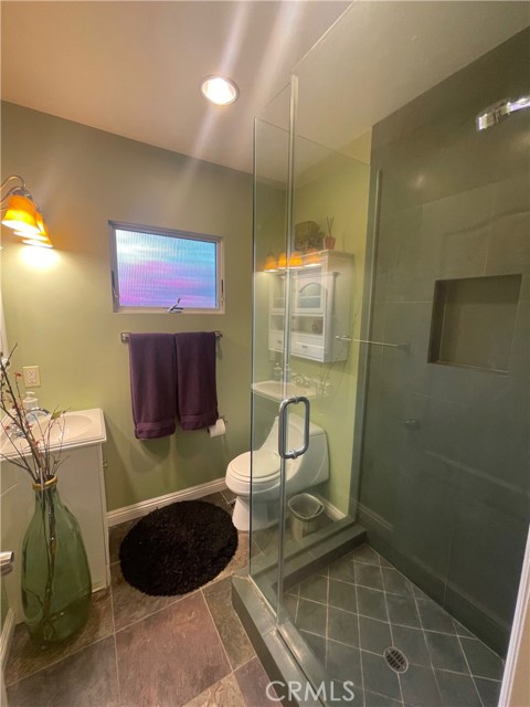 Detail Gallery Image 25 of 27 For 16772 Knollwood Dr, Granada Hills,  CA 91344 - 4 Beds | 4/1 Baths