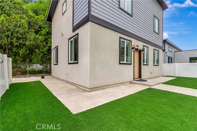 19513 Cantara Street photo 36